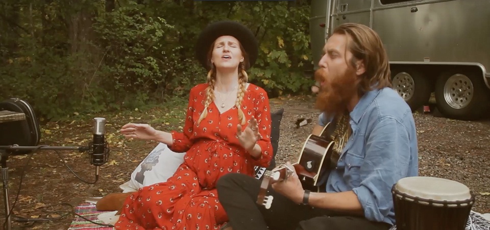 16_blog_endless-caravan_pilgrim_episode-4-chase-down-the-moon-performance_feat