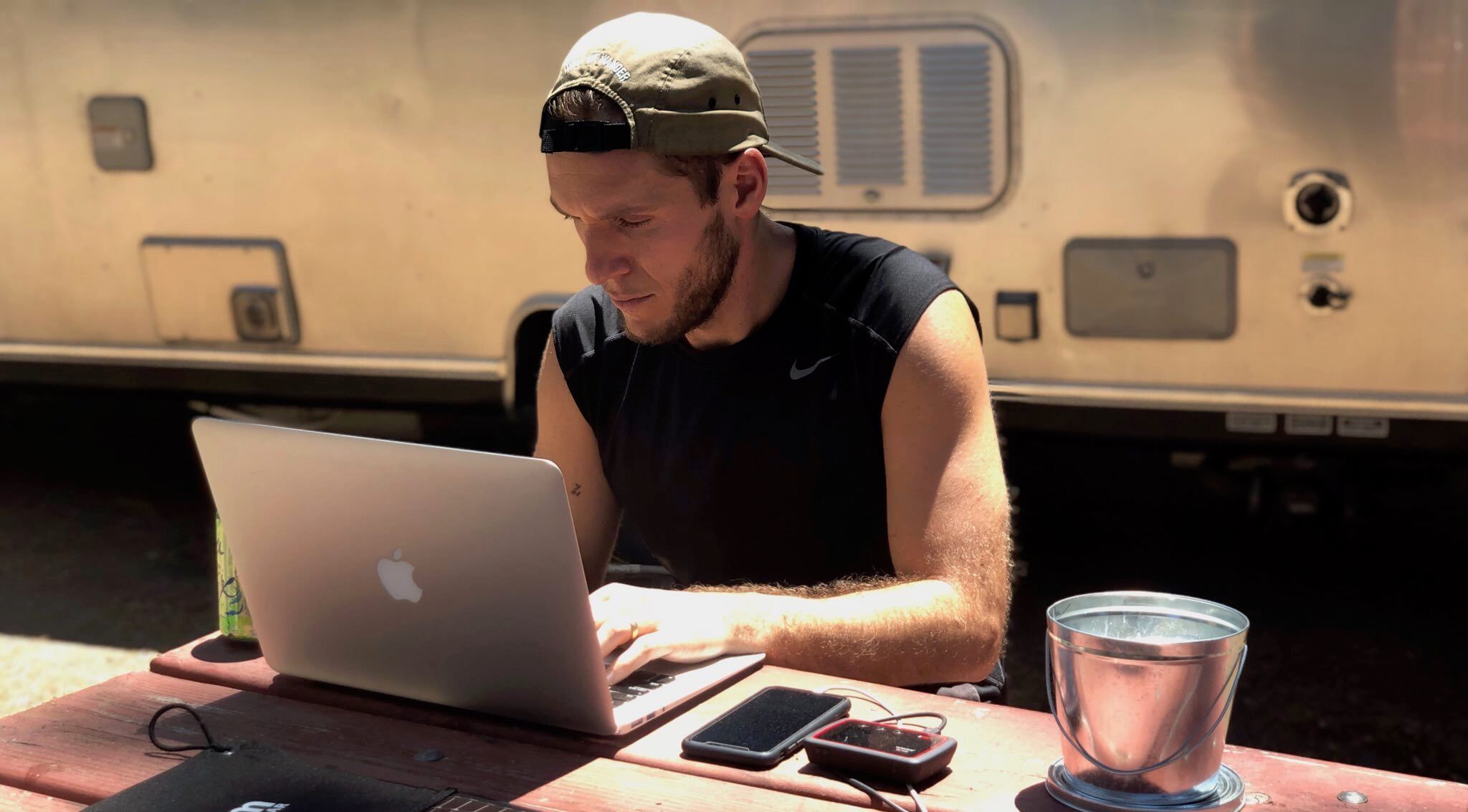 digital-nomad-outside