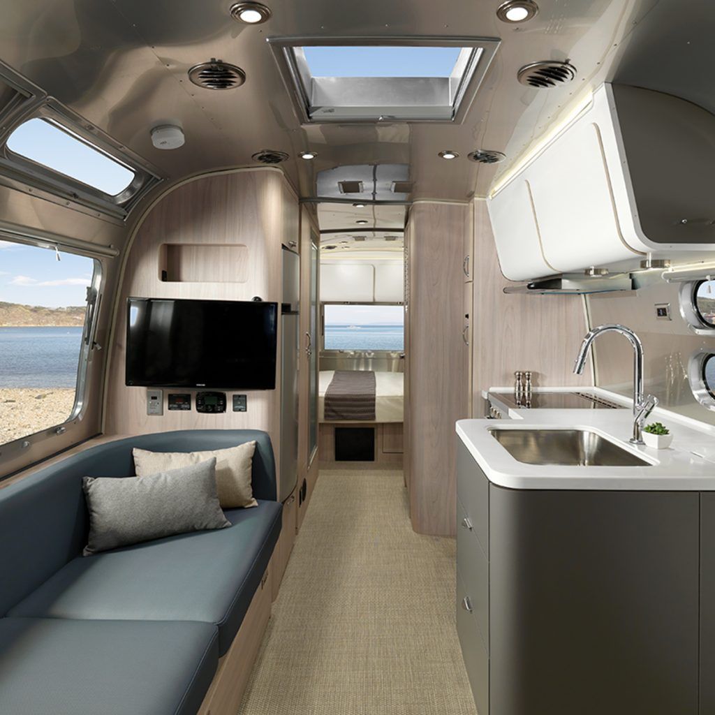 2019 Globetrotter 25FB_Decor-Interior_Barcelona Blue_B2F_WEB