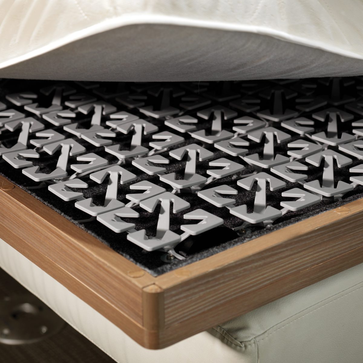 Atlas-Sub-Features-Grid-7-ErgonomicSleepSystem