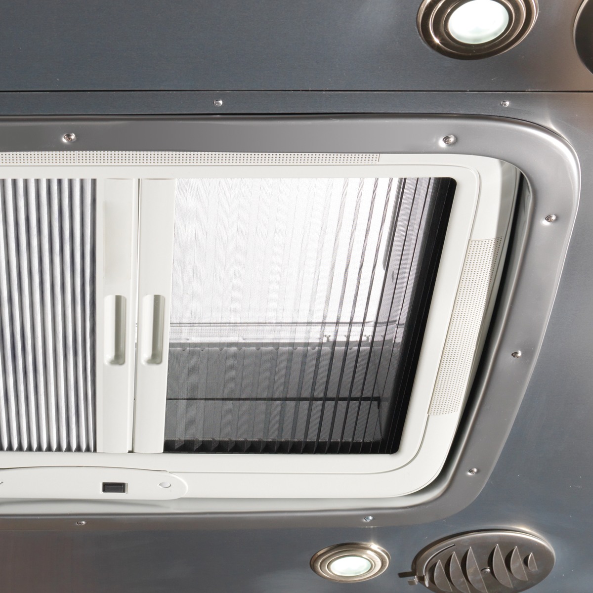 Atlas-Sub-Features-Grid-8-Sunroof