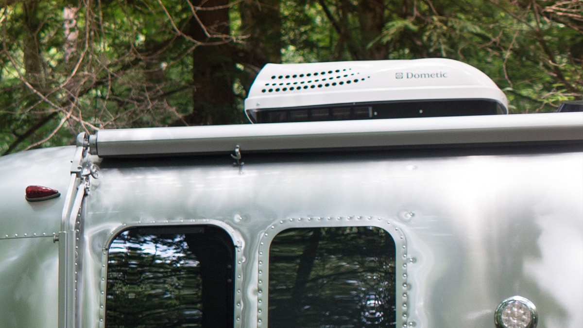 FlyingCloud-Sub-Features-5050-1-Quietstream