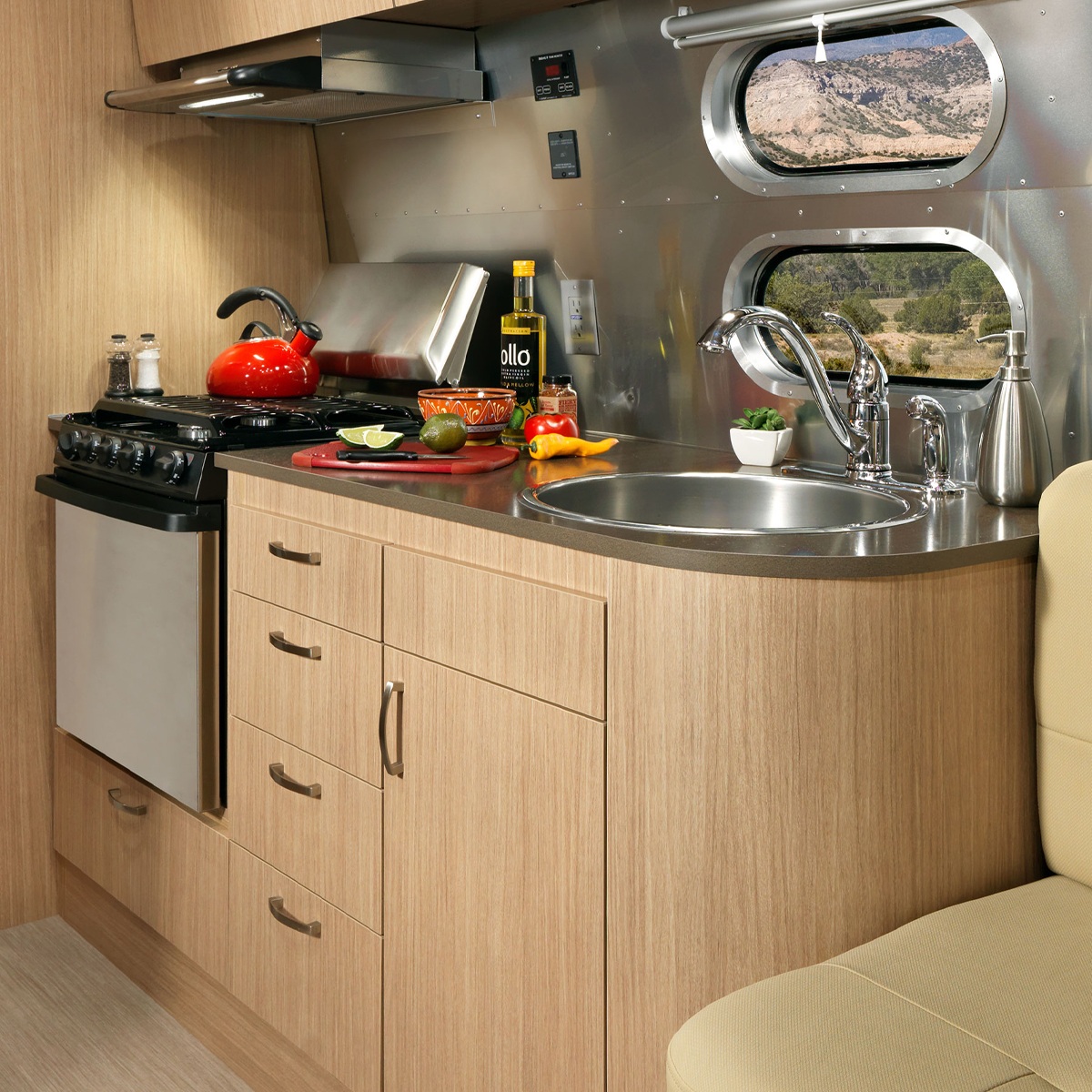FlyingCloud-Sub-Floorplans-26RBTwin-2-Kitchen