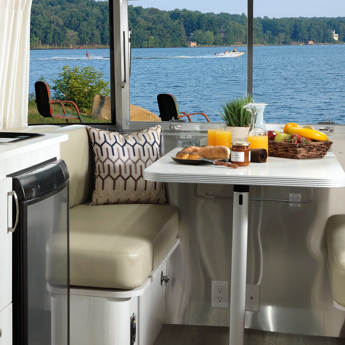 Sport-Sub-Floorplan-16RB-Individual-3-Dinette