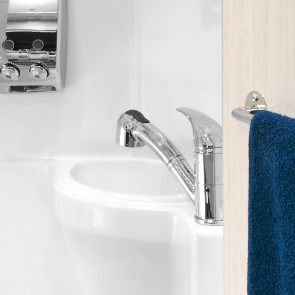 Lounge-Sub-Features-Grid-6-TanklessWaterHeater