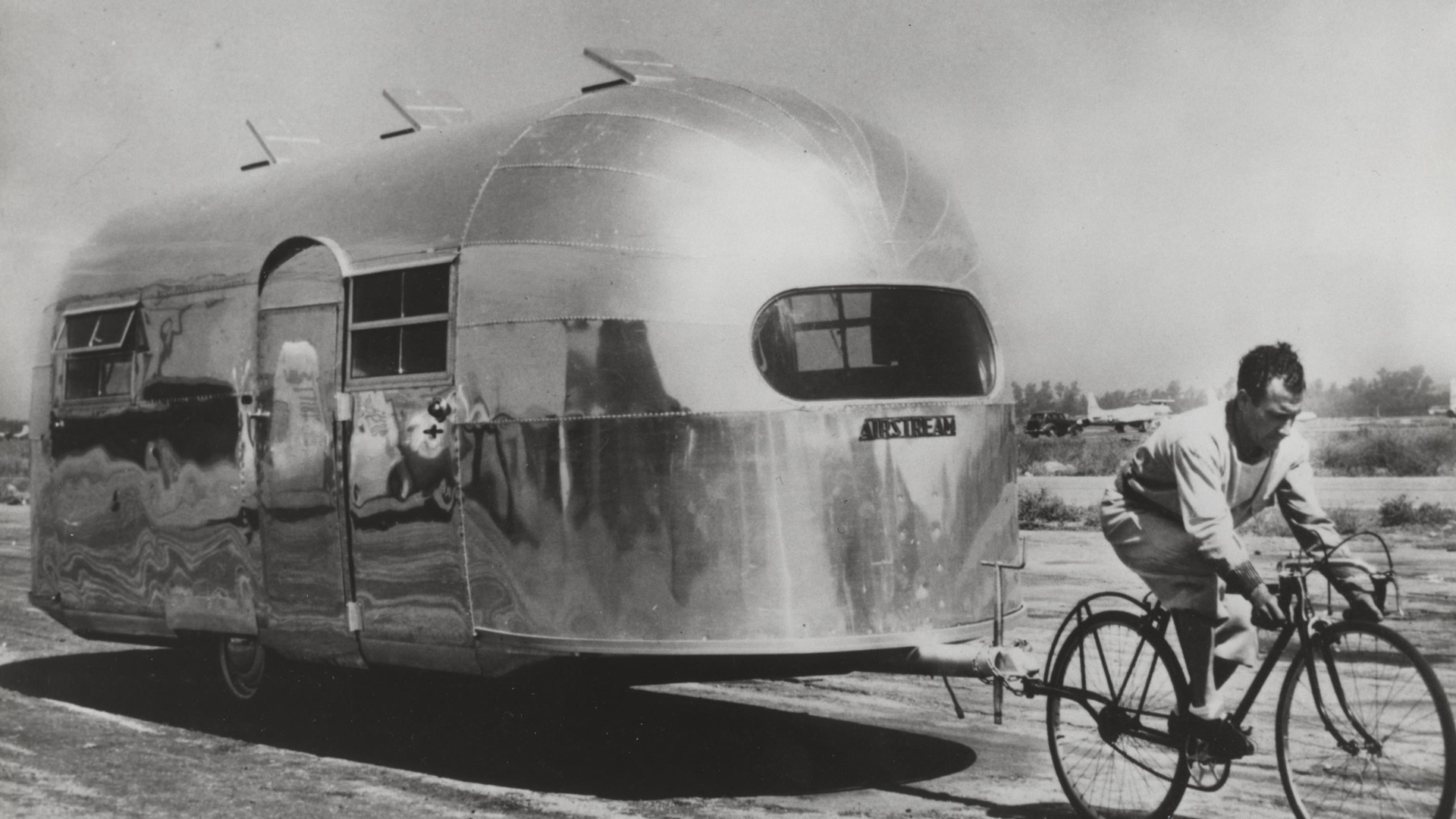 Heritage-History-Gallery-40s-Liner