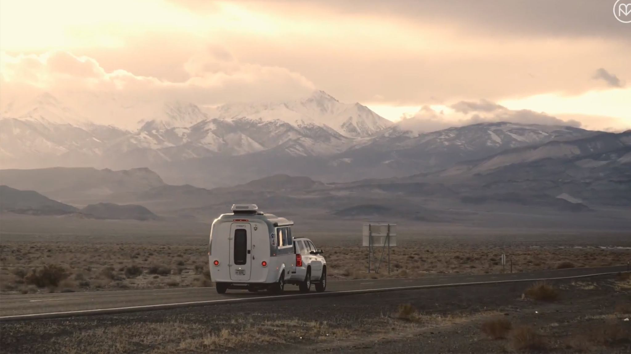 Airstream-Nest-Travel-Nevada-feature