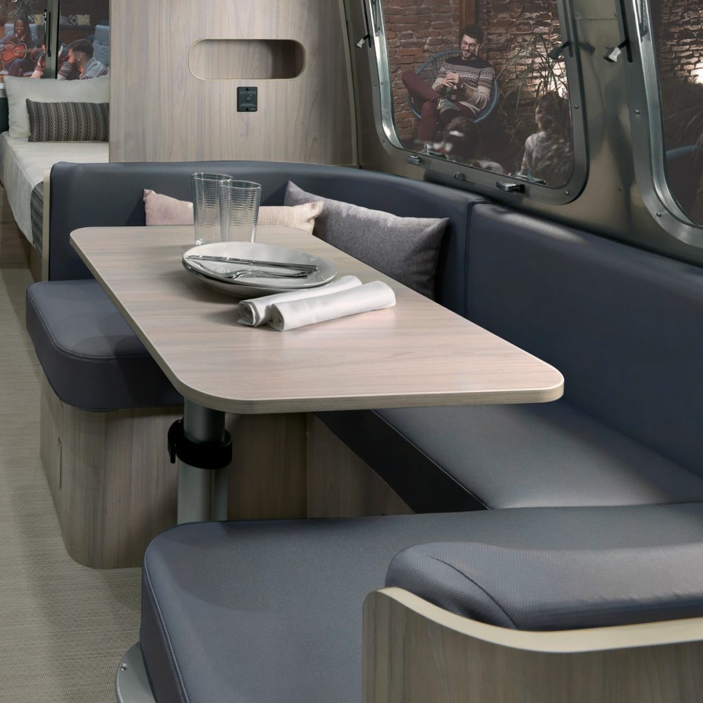 Globetrotter 23FB: Dinette