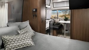 Caravel Tungsten Decor