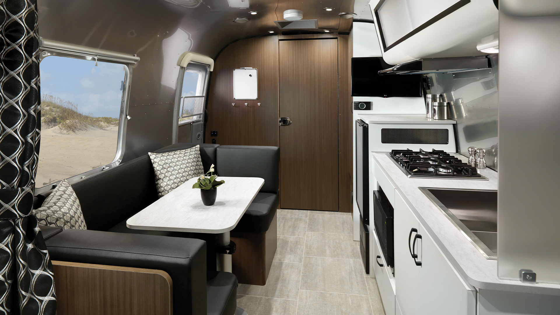 Caravel 22FB Interior
