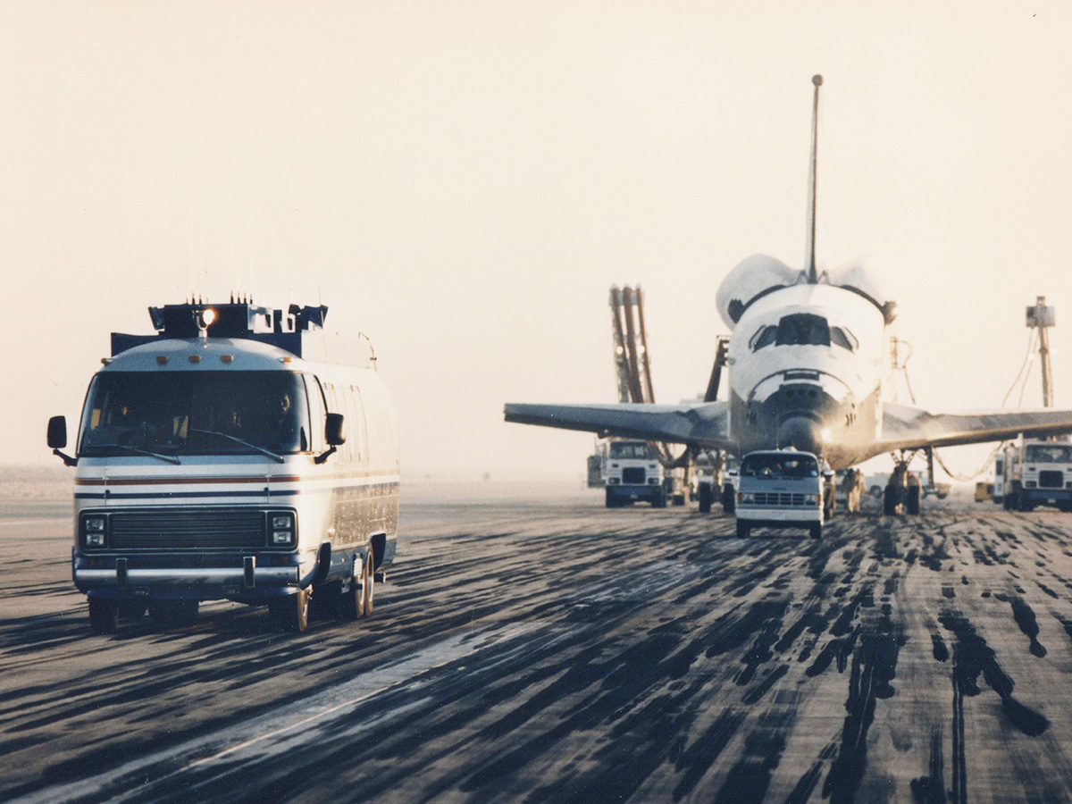 Airstream-Astrovan-nasa-space-shuttle-mobile-hero