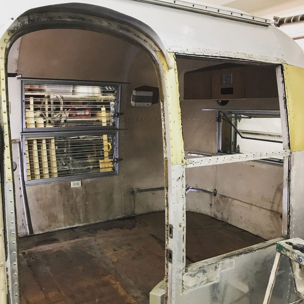 Airstream-Gold-Stripe-Restore-3