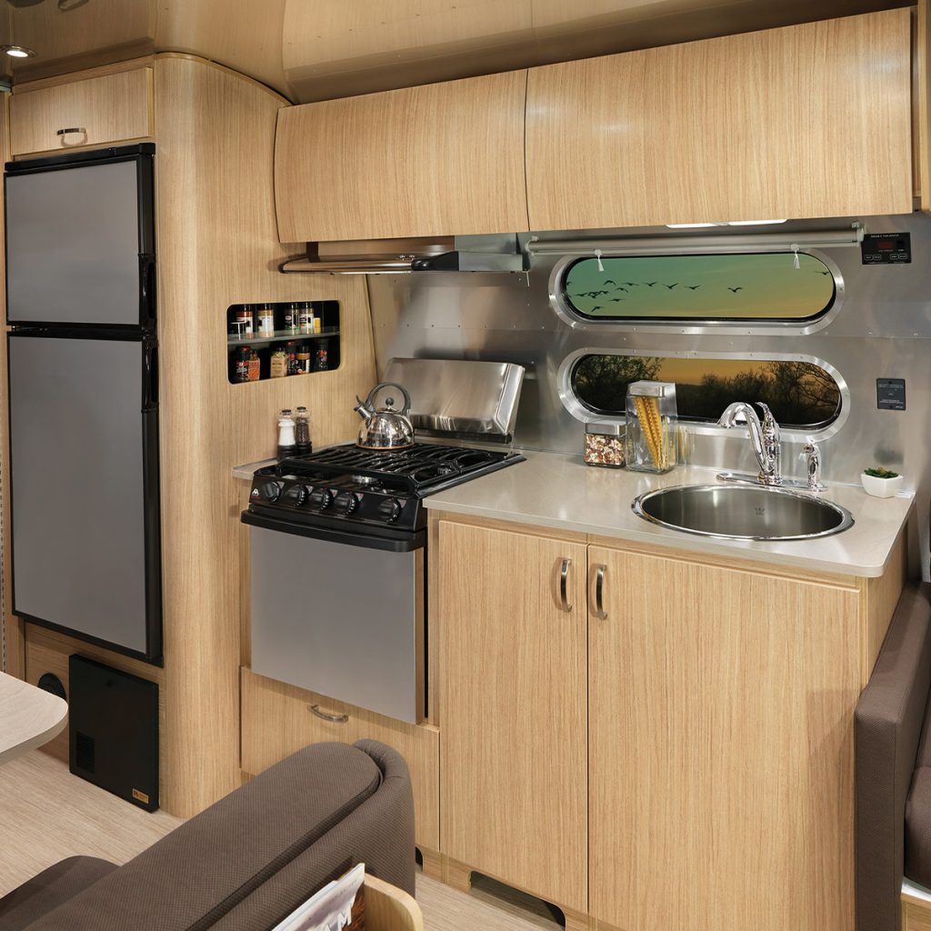 FlyingCloud-Sub-Floorplan-28RB-Truffle-Kitchen