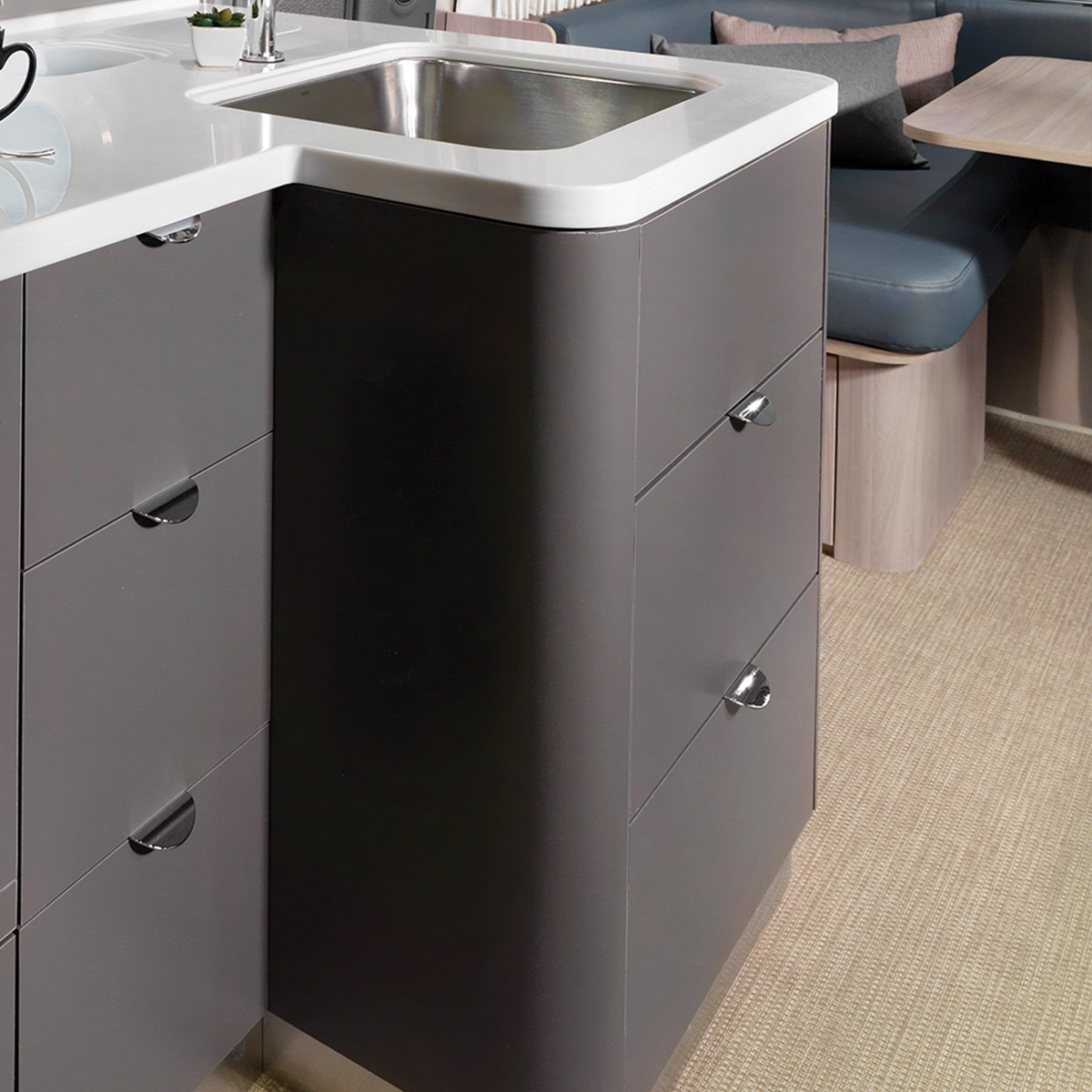 Globetrotter 27FB Barcelona Blue Storage