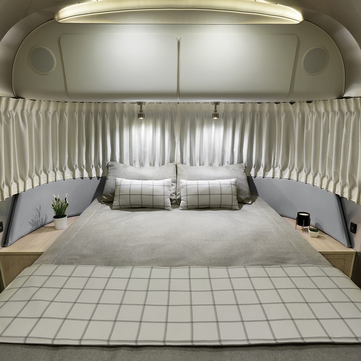 Globetrotter 27FB LondonGrey