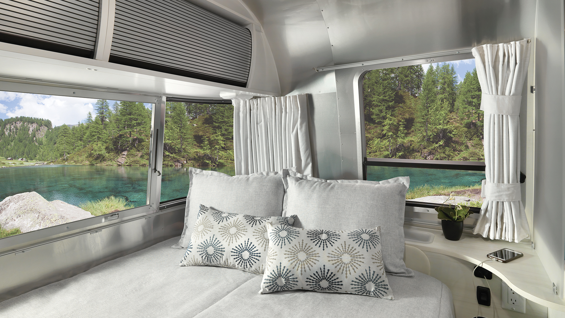 2020 Airstream Bambi Travel Trailer Bed