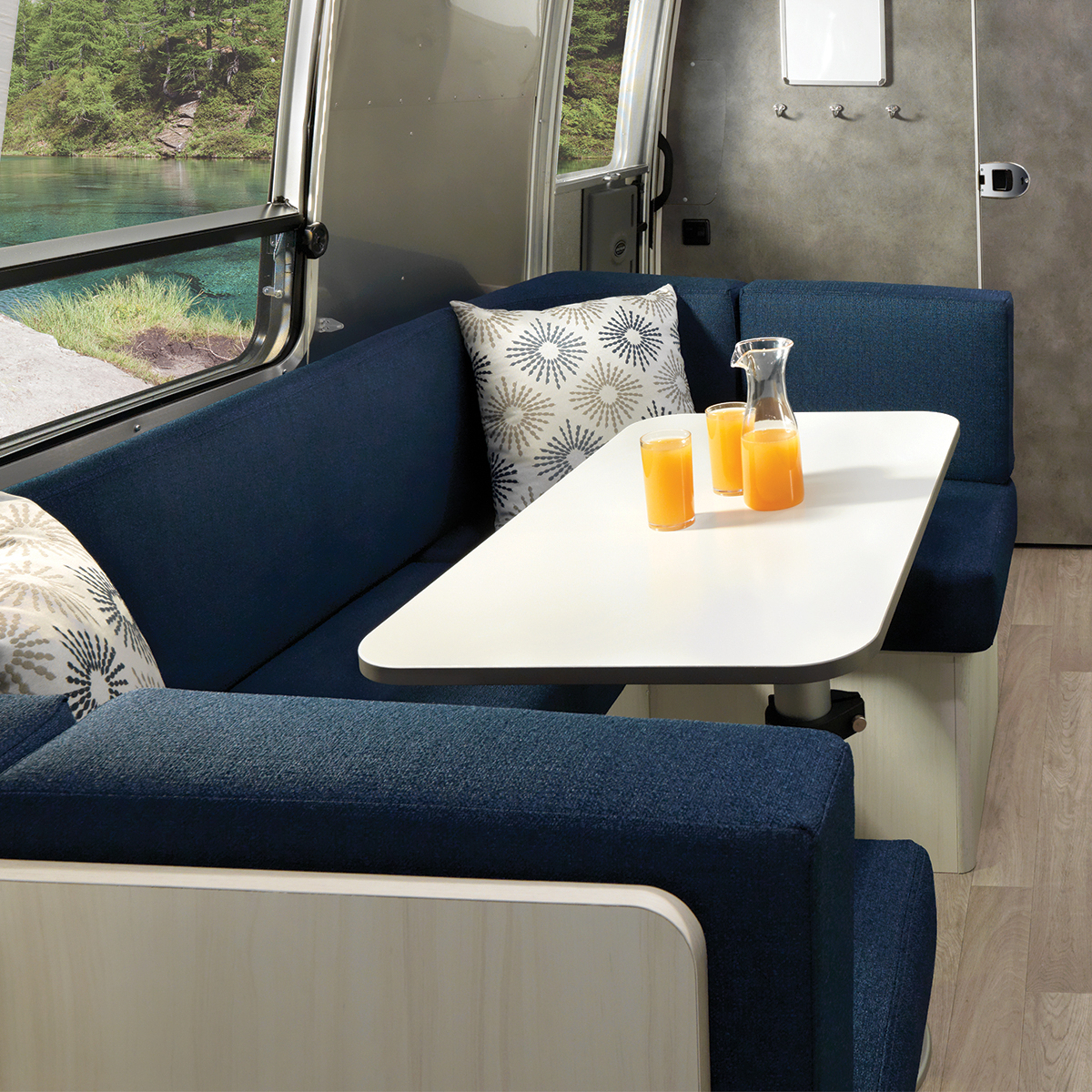 2020 Airstream Bambi 22FB Dinette