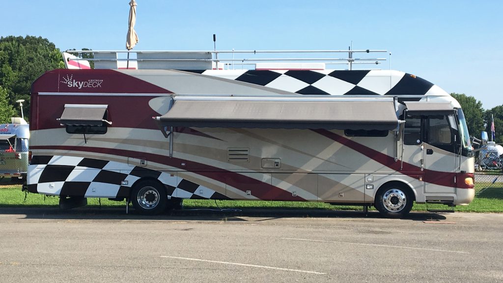 Airstream-SkyDeck-Motorhome-2019-Rally