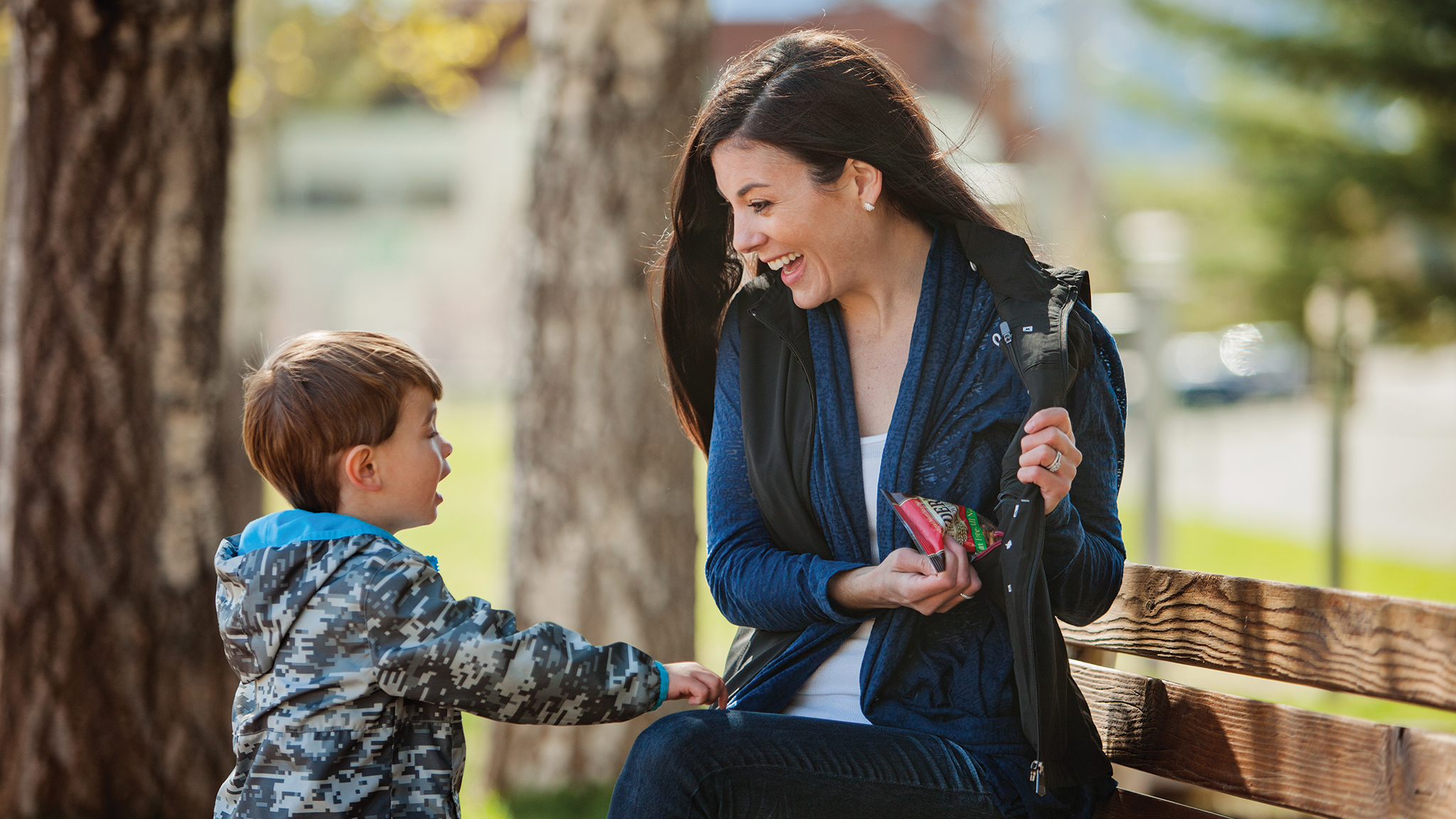ScotteVest-Airstream-Wearable-Storage-Desktop-Hero