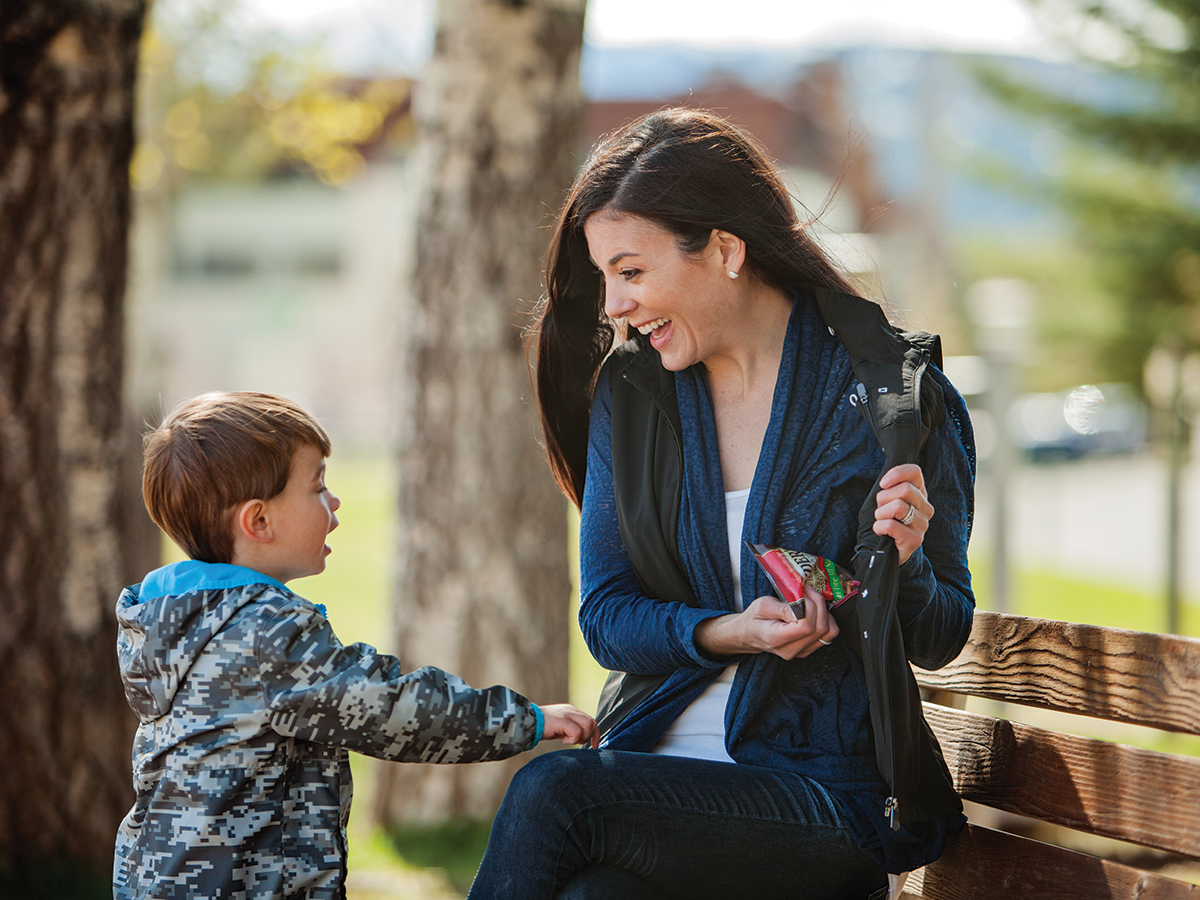 ScotteVest-Airstream-Wearable-Storage-Mobile-Hero