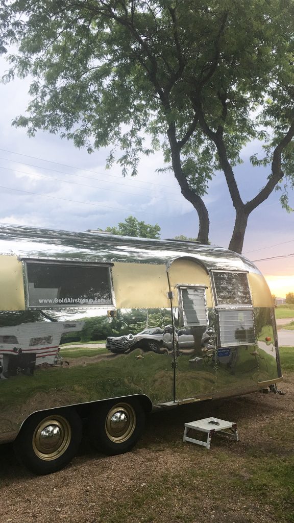 The-golding-Airstream-bracing-for-a-thunderstorm-in-Minden,-NE