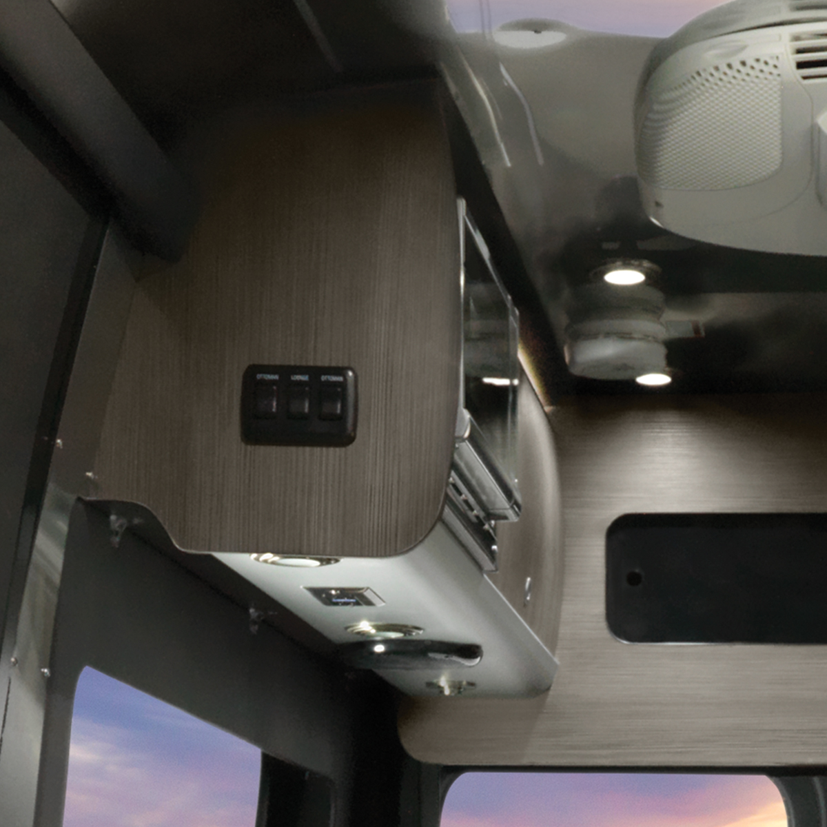 Airstream-Interstate-Nineteen-MY2020-Cabinetry