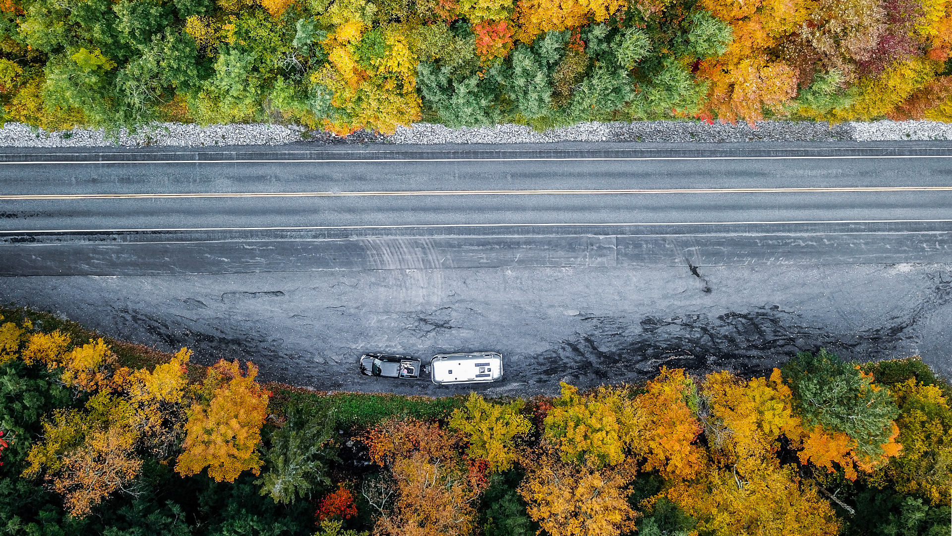 Airstream-Fall-Spotify-Playlists-Aerial-Road