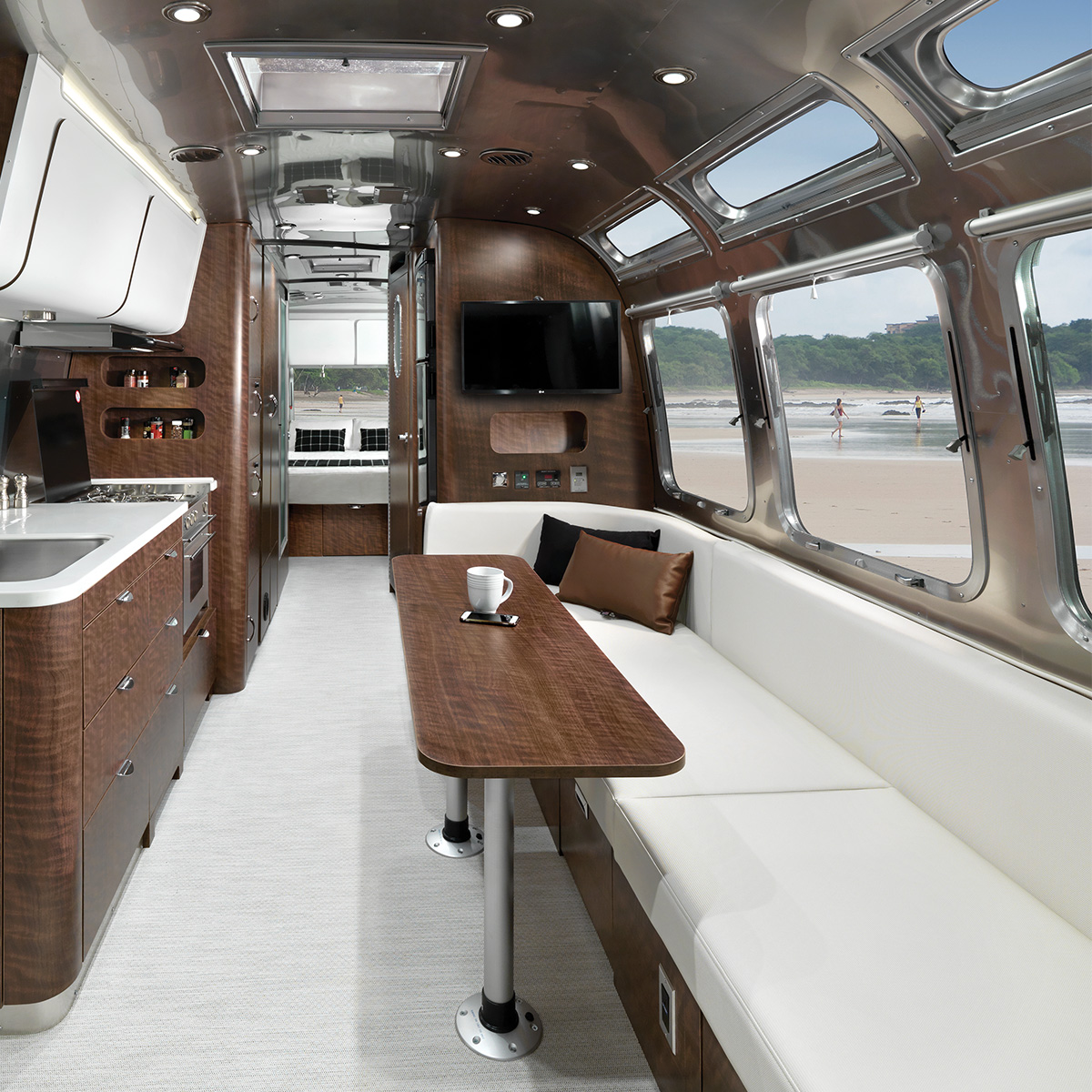 Airstream Globetrotter Dinette