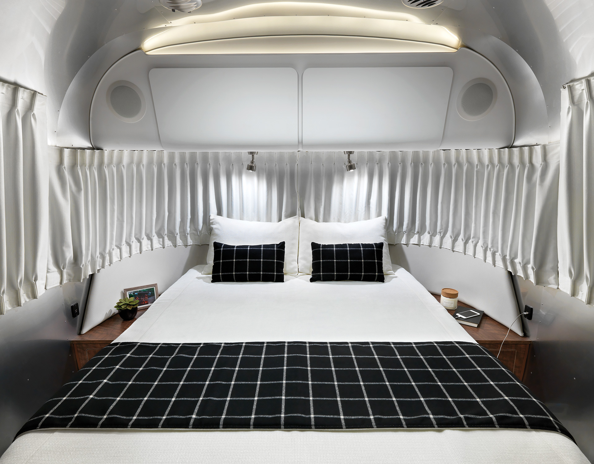 Airstream Globetrotter 30RB Master Bedroom