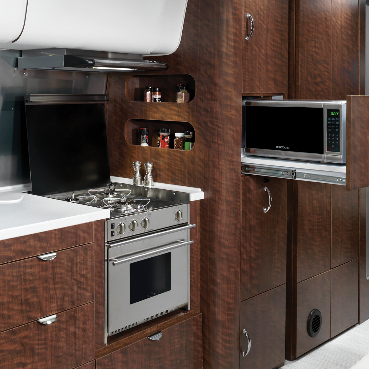 Airstream-Globetrotter-Features-Kitchen-Appliances