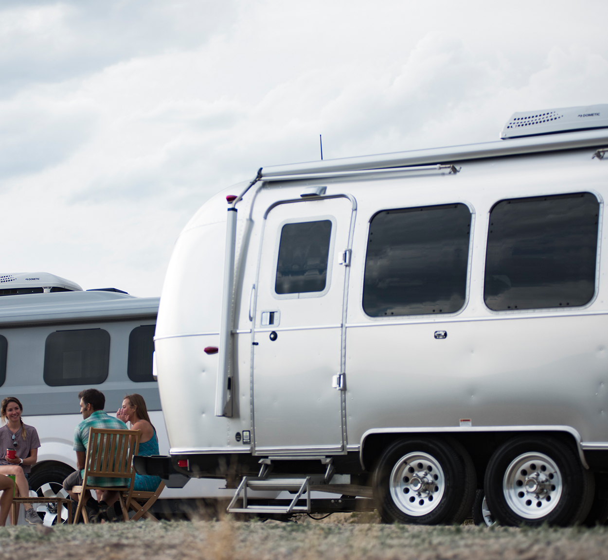Airstream-Single-Axle-vs-Double-Axle-Mobile-Header