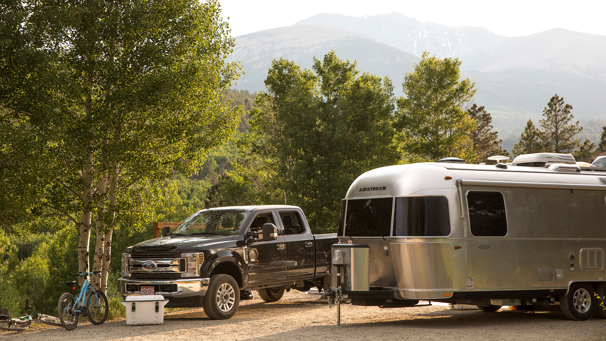 Airstream-List-of-Essential-Travel-Items-from-Airstreamers-Desktop-Feature