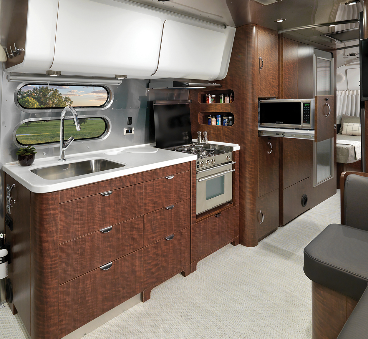 Airstream-Oven-Kitching-Cooking