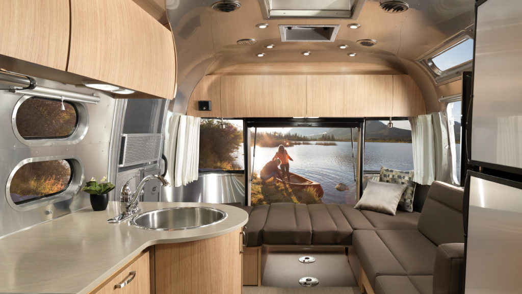 Flying-Cloud-27FB-Interior-Rear-Hatch