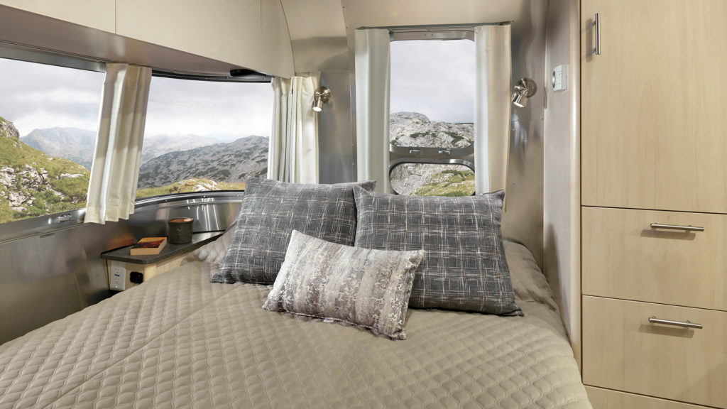 2021-Airstream-Flying-Cloud-Sunlit-Maple-Master-Bedroom-with-Queen-Bed