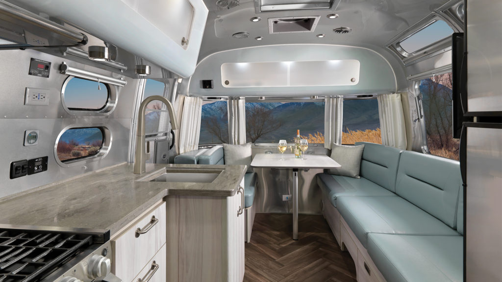 2021-Airstream-International-B2F-Coastal-Cove-with-Aqua