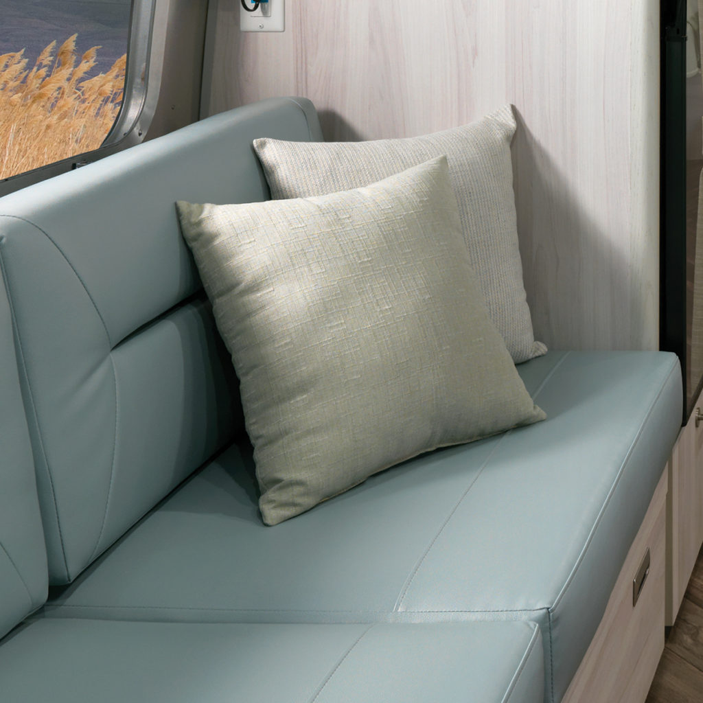 2021-Airstream-International-Ultraleather-Seating-Feature-Grid