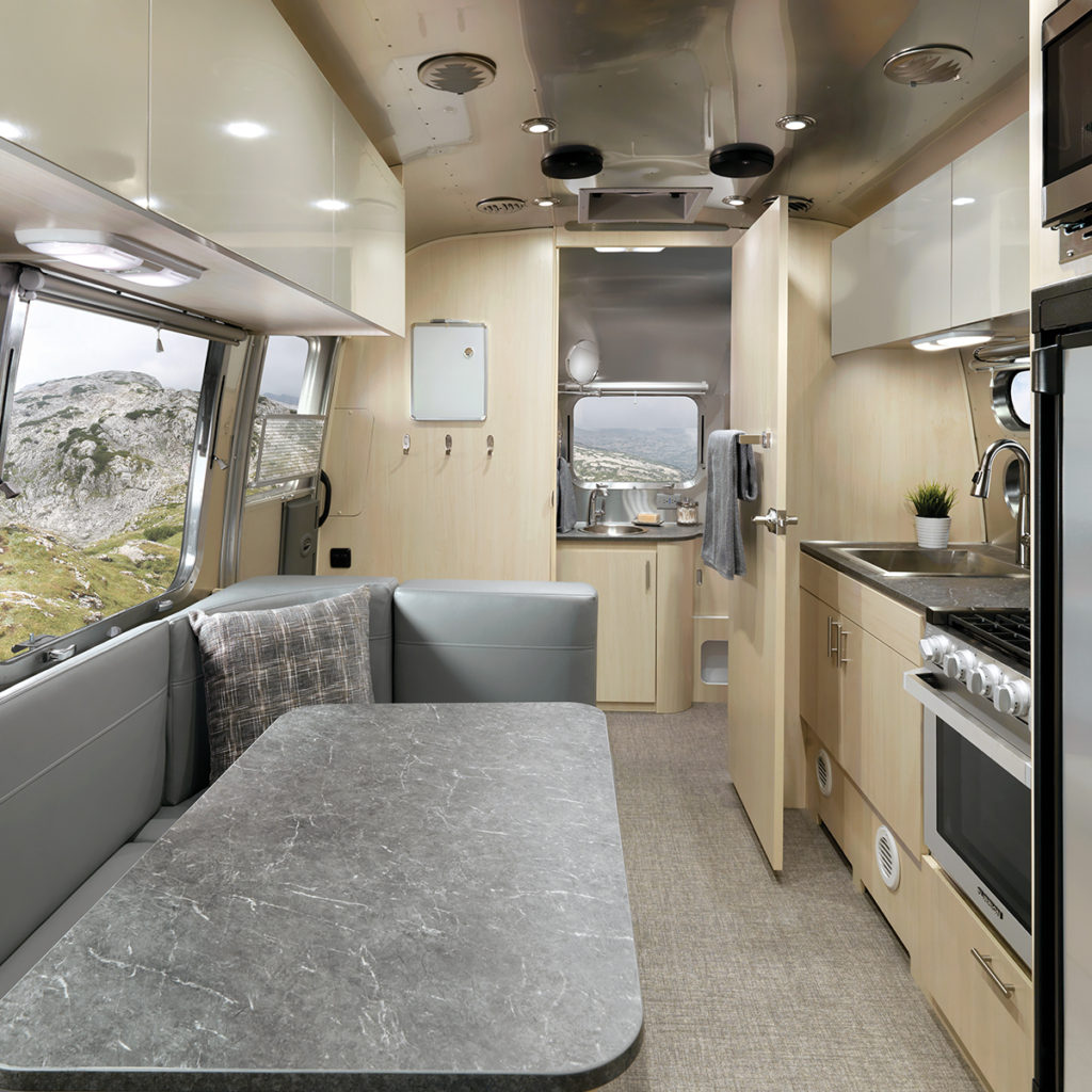 Airstream-Flying-Cloud-2021-Sunlit-Maple-Decor-Feature-Seattle-Mist-Desktop