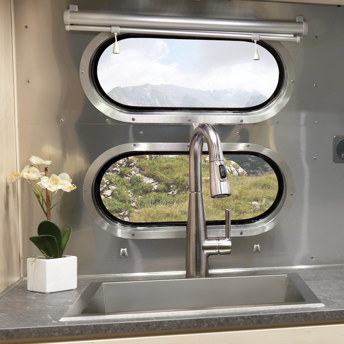 Airstream-Flying-Cloud-Interior-Kitchen-Faucet-Feature