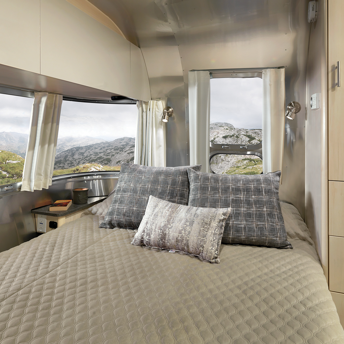 Airstream-Flying-Cloud-Memory-Foam-Mattress-Feature