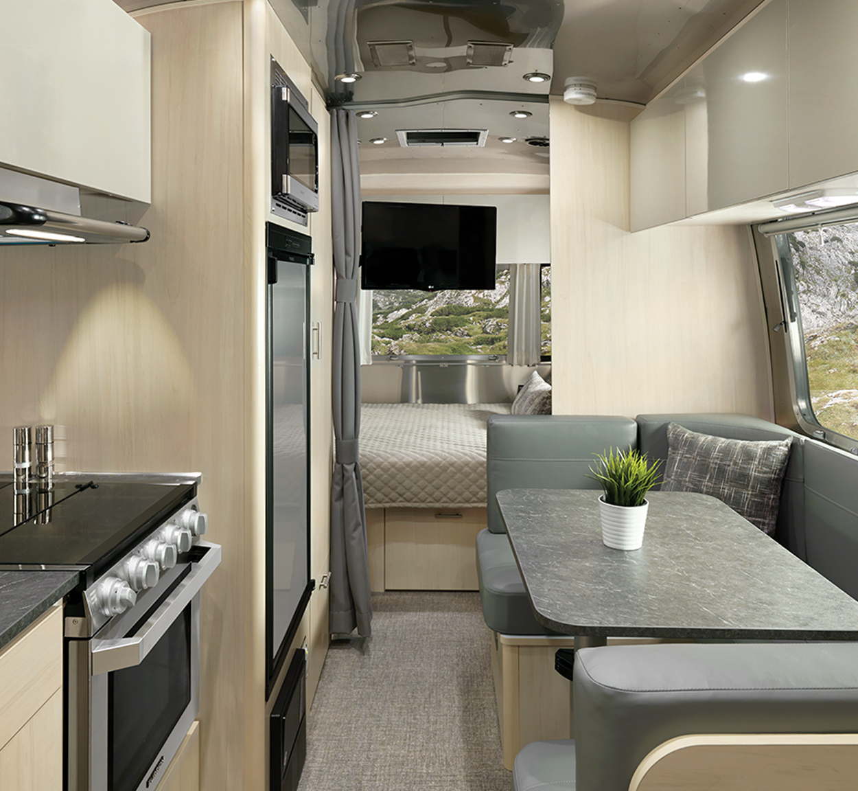 Airstream-Flying-Cloud-Sunlit-Maple-Decor-Refresh-2021-Blog-Header-2