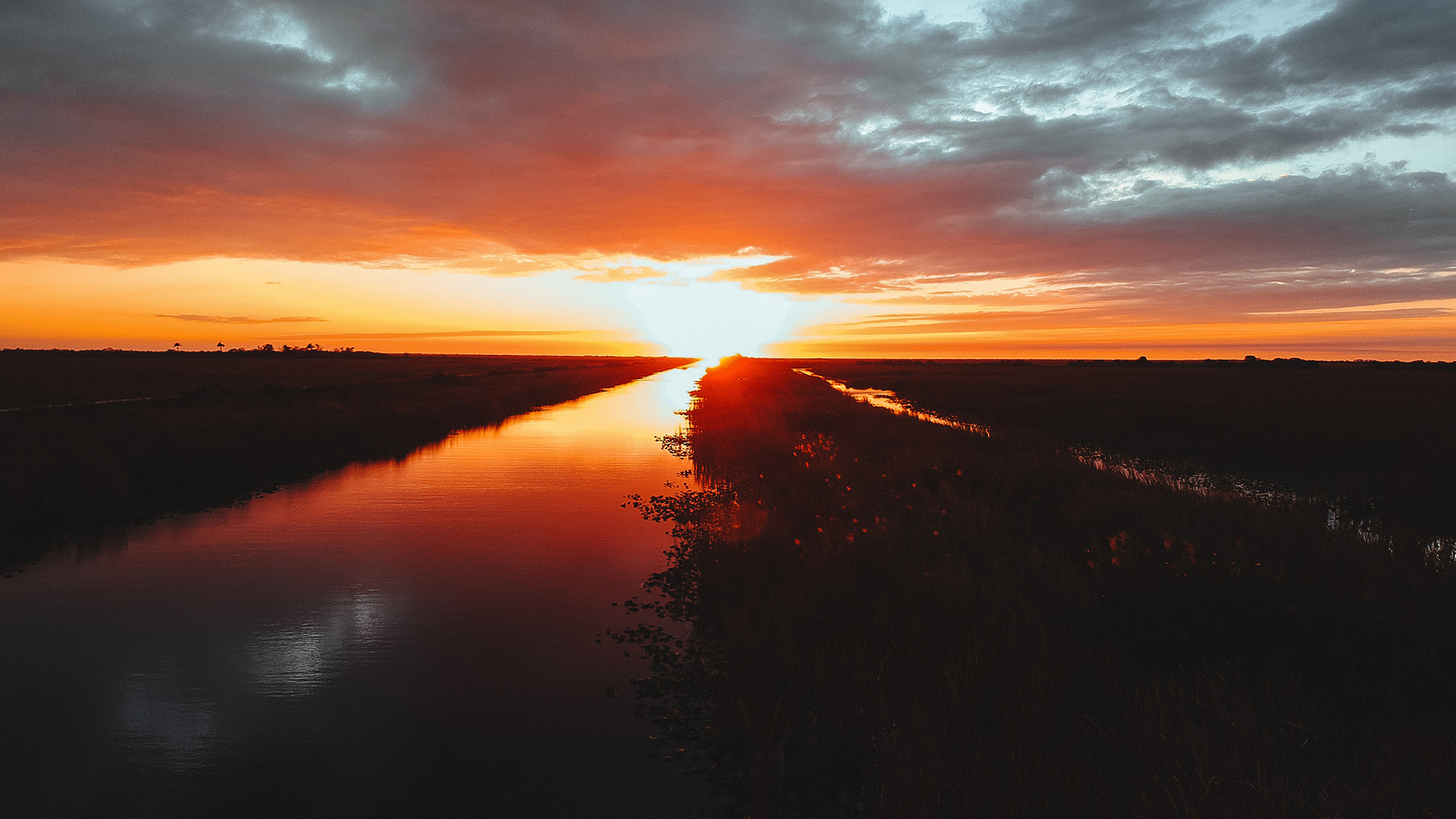 Airstream-Portable-Parks-Sunset-at-Everglades-National-Park