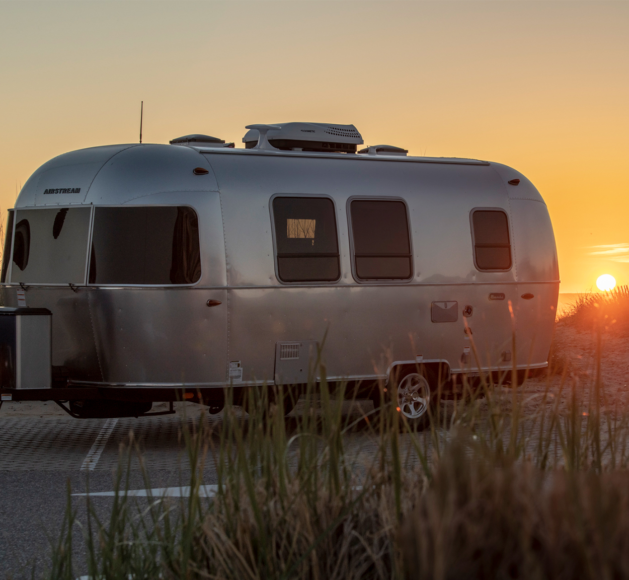Airstream-Single-Axle-Travel-Trailer-mobile-header