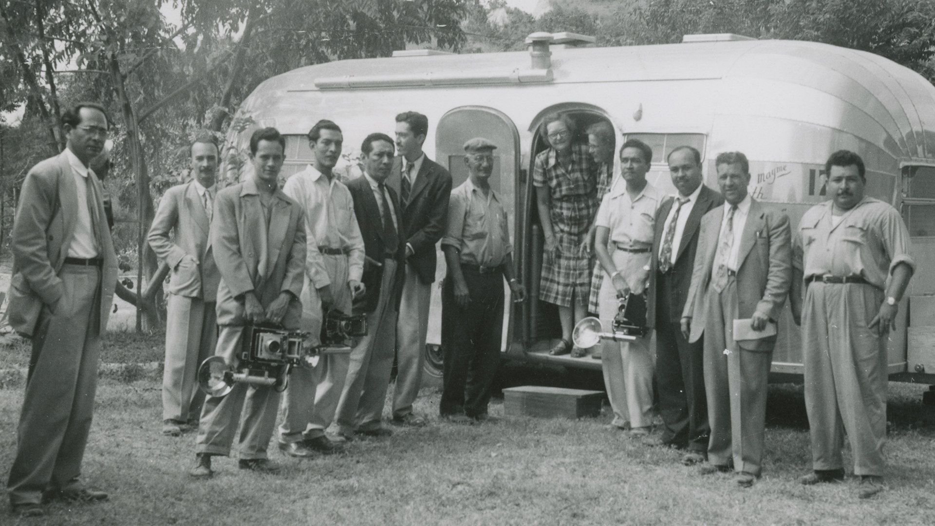 1951-1952-Mexico-Central-America-San-Salvador-Press-Visits-Caravan