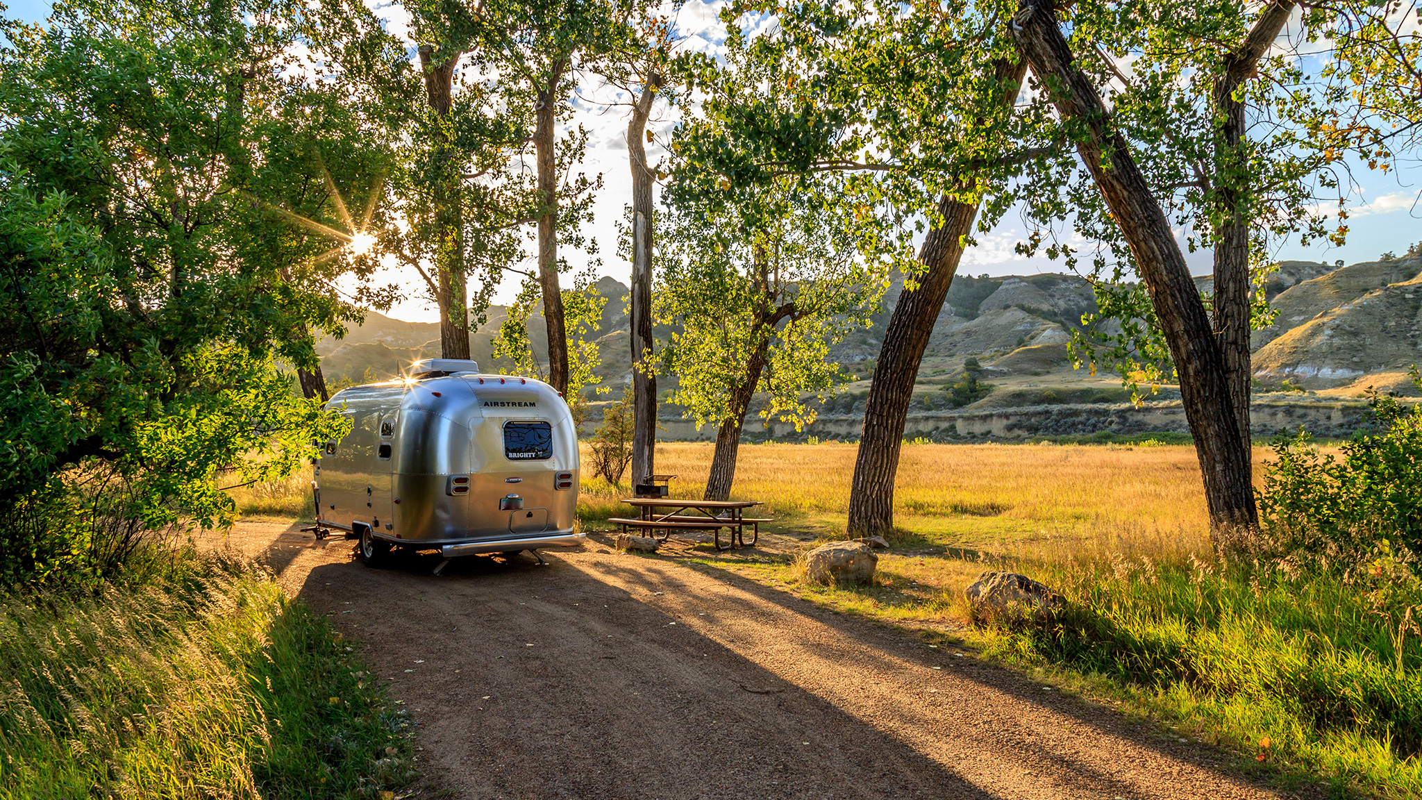 Airstream-Remote-Working-and-Business-from-the-Road-Header-1