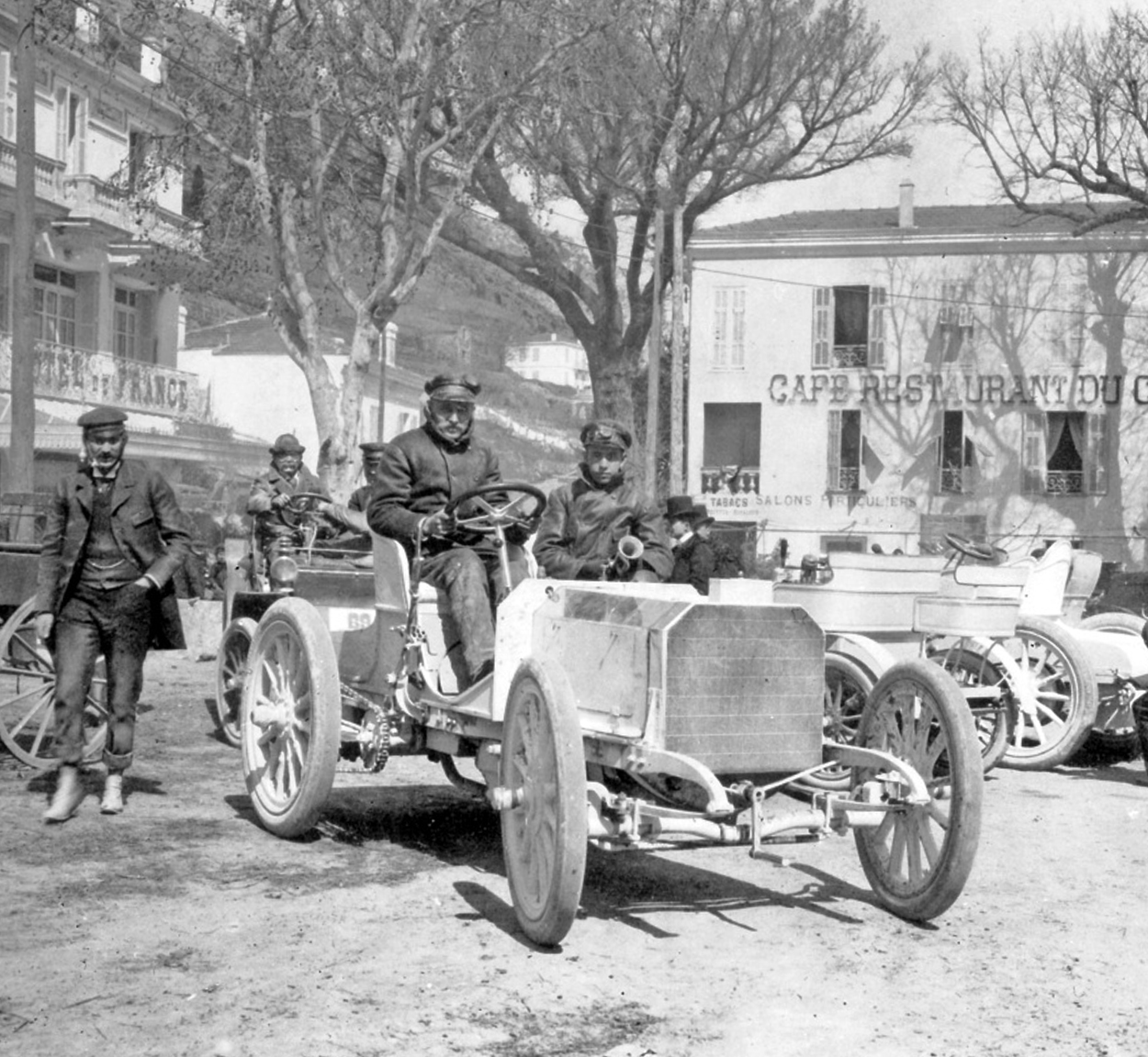 Airstream-and-Mercedes-Benz-history-header-2