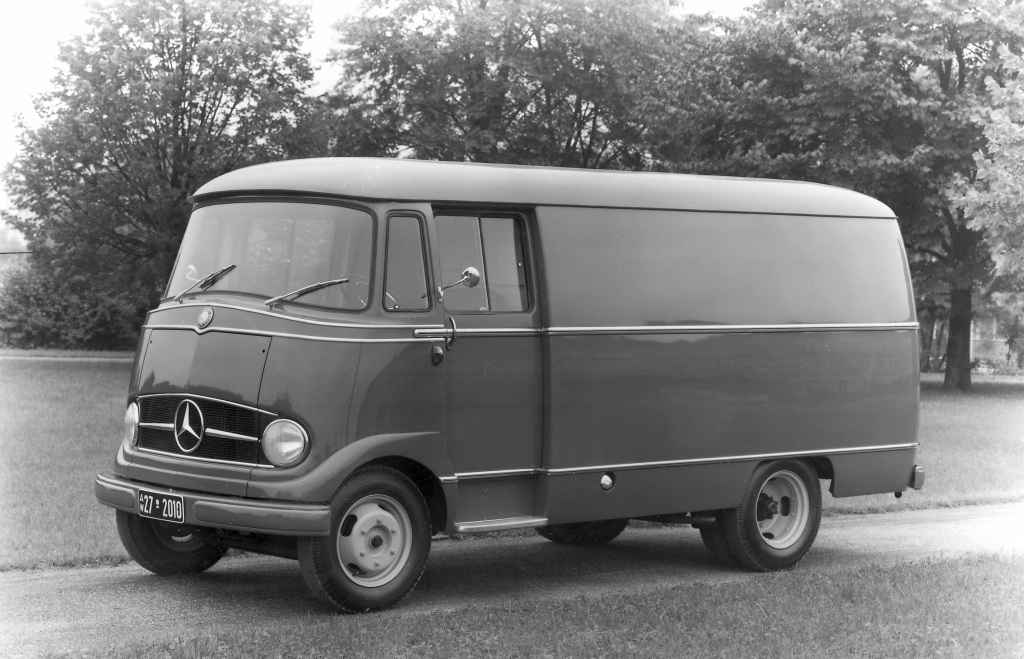 Daimler-Benz would produce well over 100,000 units of the new van L 319.