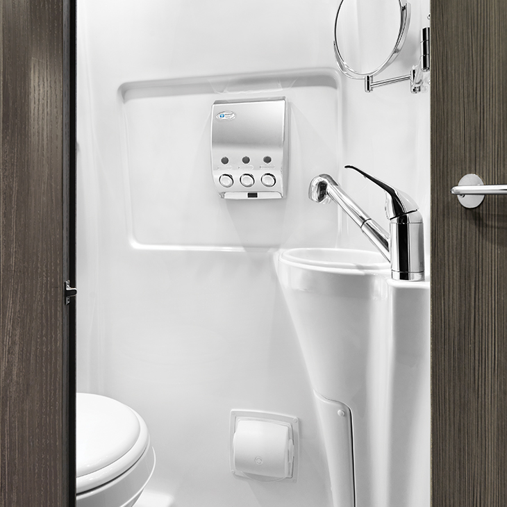 Airstream-Interstate-24GT-Bathroom