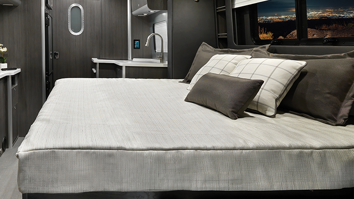 Airstream-Atlas-Bed