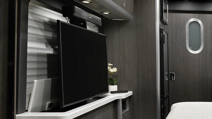 Airstream-Atlas-TV